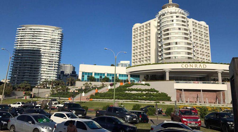 El OVO Beach sigue siendo el parador preferido de los veraneantes de Punta