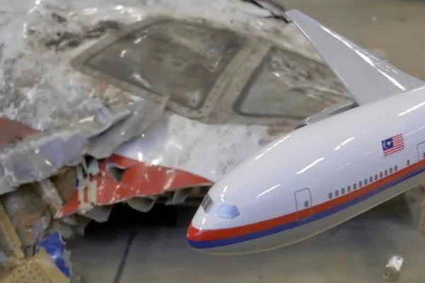 Suspendieron la buacutesqueda del avioacuten de Malaysia Airlines