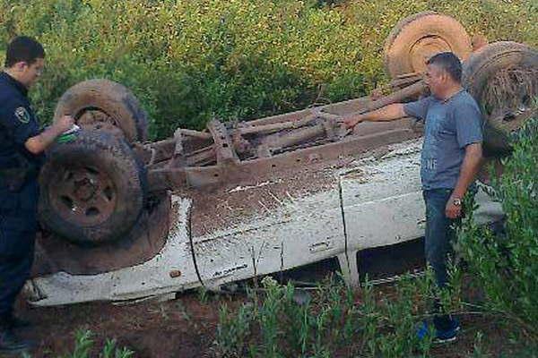 Volcoacute con su automoacutevil y fallecioacute sobre la ruta 8 antes de Los Quiroga