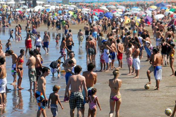 El Gobierno nacional eliminaraacute mediante decreto los feriados puente de este antildeo