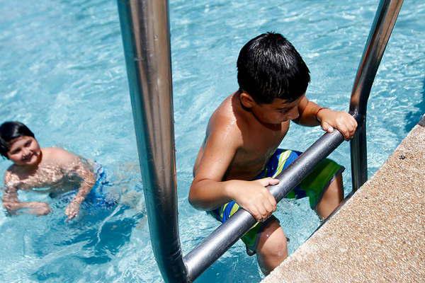 Aconsejan prevenir  los casos de asfixia por inmersioacuten en los nintildeos