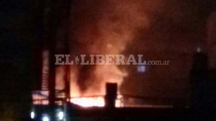 Un hombre perdioacute todas sus pertenencias al incendiarse su casa