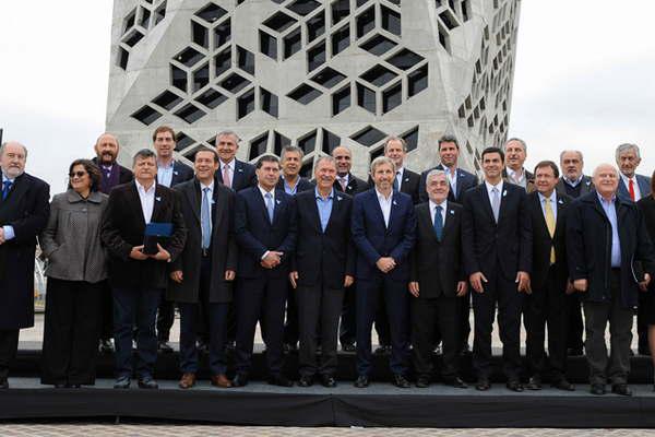 Ninguna provincia recibiraacute este antildeo menos dinero del que recibe por coparticipacioacuten