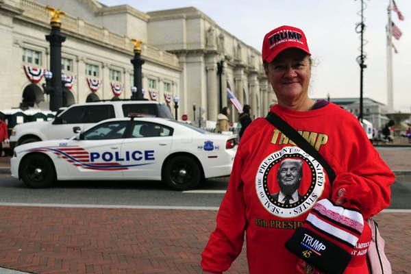 Con una comunidad dividida se inicia la era Donald Trump