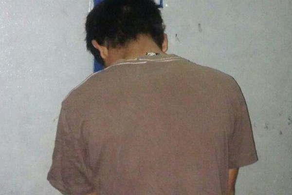 Nintildeo de 8 antildeos quiso evitar que su madre fuera agredida por su pareja y resultoacute lesionado