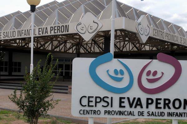 Policías le salvaron la vida a una nena de cuatro años