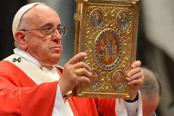 Piden a Francisco declarar el 2019 como Antildeo de la Biblia