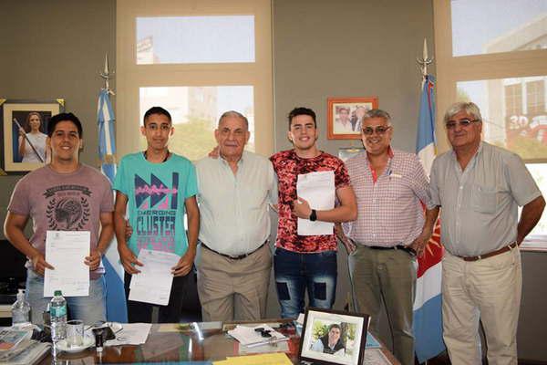 Termentildeos rinden ingreso en Prefectura Naval Argentina