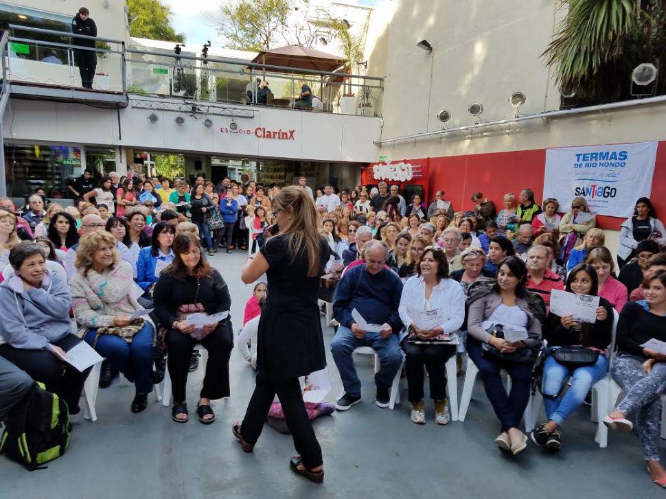 Con sus propuestas turiacutesticas Santiago del Estero embrujoacute a Mar del Plata