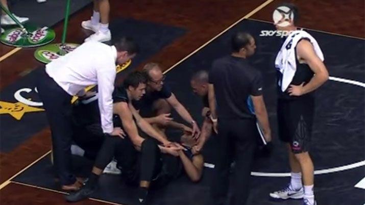 Horrible lesioacuten- a jugador de baacutesquet se le sale un ojo