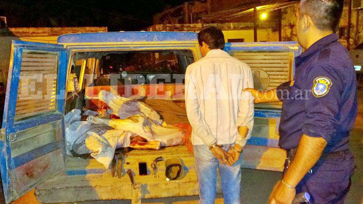 Un hombre detenido con dos animales vacunos y armas