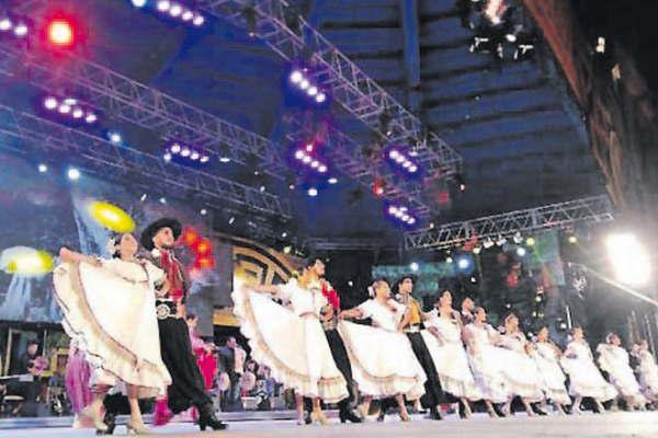 Responsables de la delegacioacuten de Santiago en Cosquiacuten califican de muy positiva su presentacioacuten