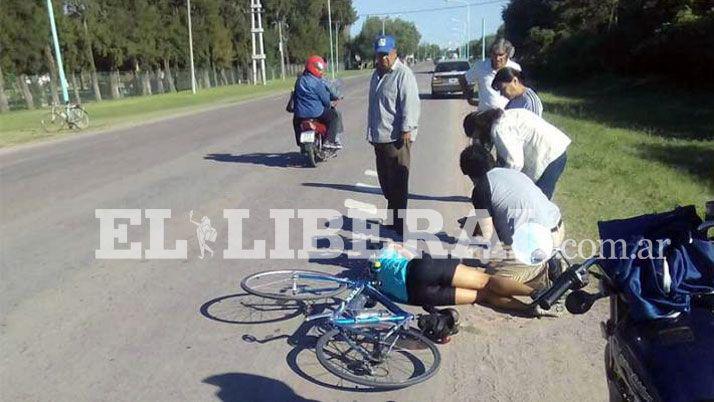 Joven finlandesa fue embestida por una camioneta en Avenida Independencia