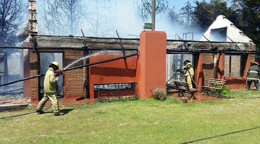 Incendioacute el quincho al prender el fuego para el asado