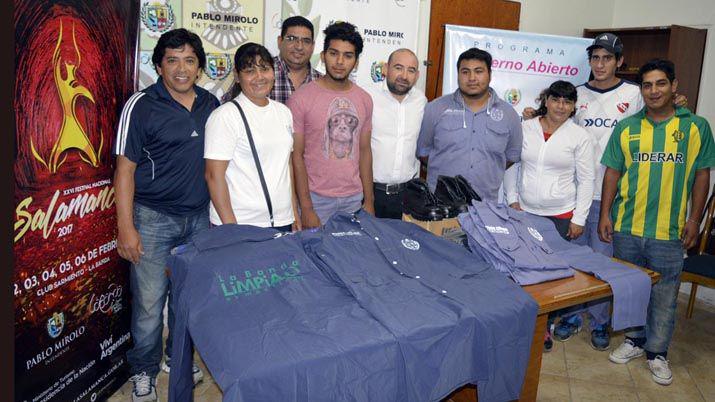 El intendente Mirolo realizó la entrega de ropa e indumentaria de trabajo a brigadistas