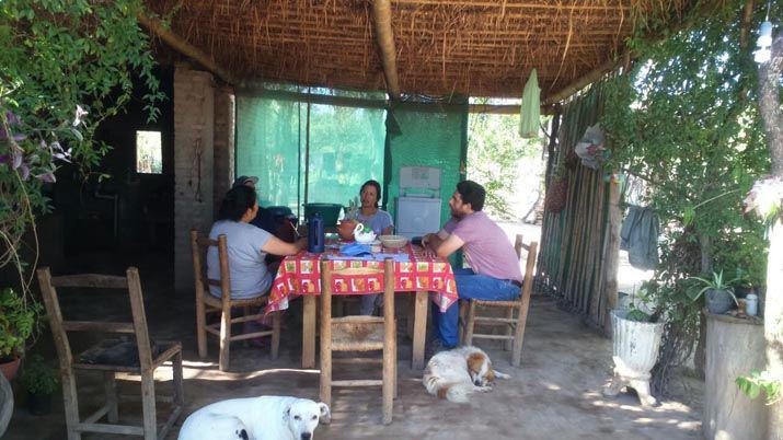 Visitan a pequentildeos productores para fomentar liacutenea de creacuteditos para produccioacuten aviacutecola