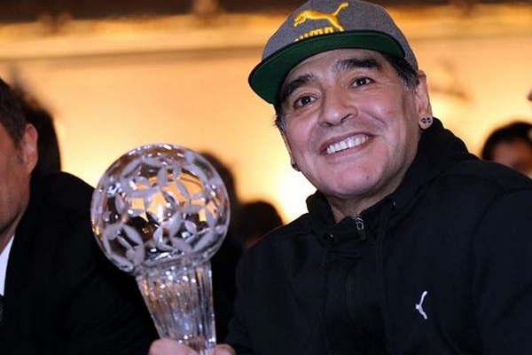 Maradona fue contundente contra su exesposa Claudia Villafantildee al sostener- No hubo ni habraacute acercamiento 