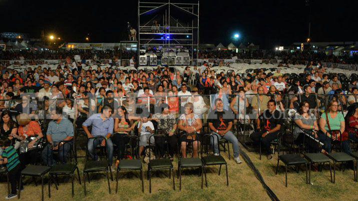 El Chaquentildeo Palavecino puso de pie al puacuteblico salamanquero