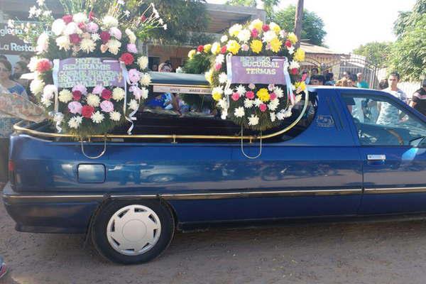 Interminable dolor en la despedida del matrimonio que fallecioacute en accidente