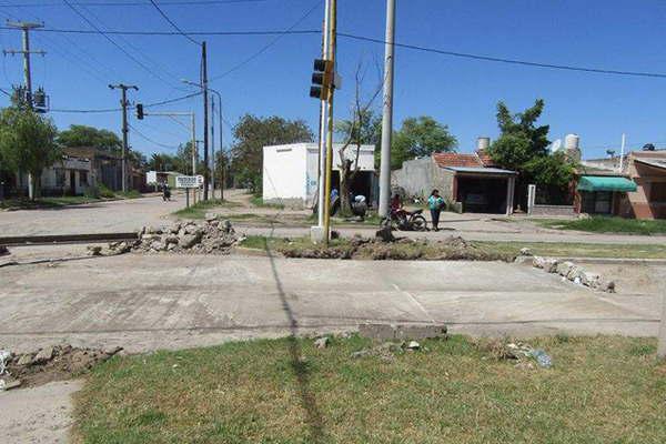 Reparan calles tras las intensas lluvias y el deterioro por el calor