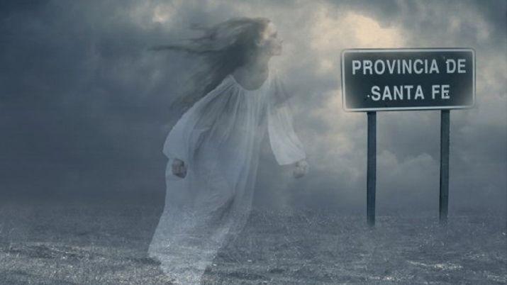 La Llorona obligoacute a un motociclista a detener la marcha en Santa Fe