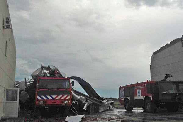 Temporal- lluvia y raacutefagas de viento de 110 kmhora en Las Termas y cuatro muertos en Tucumaacuten