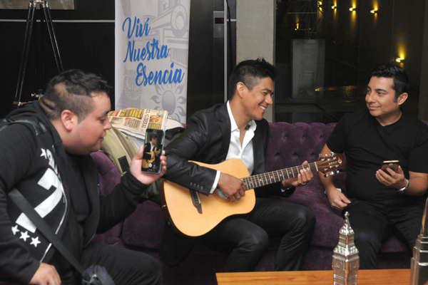 Para hacer Ameacuterico eligioacute al productor top de las estrellas de la muacutesica latina