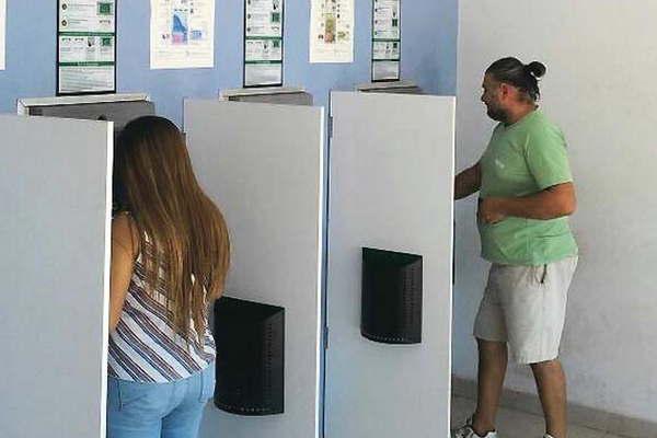 Habilitan 6 cajeros automaacuteticos de uacuteltima generacioacuten en las sucursales Banco Santiago del Estero de Suncho Corral y Nva Esperanza