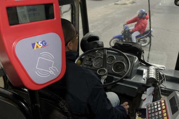 Hoy se sabraacute de cuaacutento seraacute el aumento del boleto para el transporte urbano