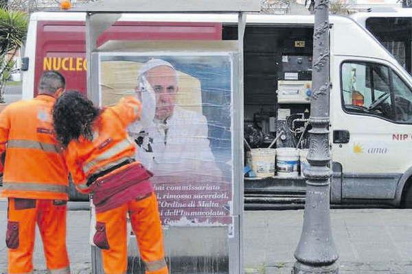 El Papa sobre los afiches en su contra- Hay que alejar la envidia 