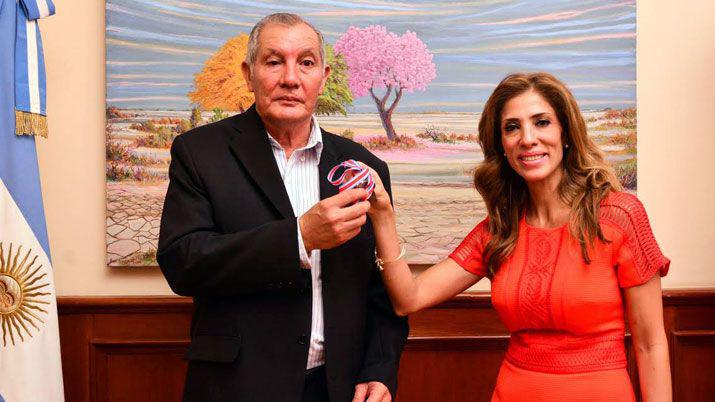 La Gobernadora entregoacute una maacutequina moto niveladora para San Joseacute del Boqueroacuten