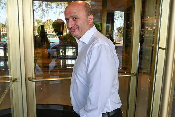 Hubo un principio de acuerdo y el fuacutetbol volveriacutea el 3 de marzo