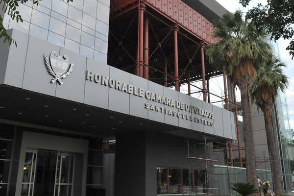 En Santiago se elegiraacuten  gobernador y vice  comisionados y  dos intendencias 