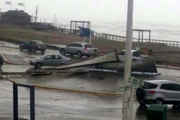 Tras el temporal que dejoacute un muerto hay al menos 42 evacuados en Mar del Plata