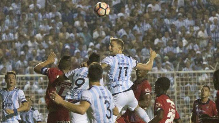 Atlético Tucumn enfrenta a El Nacional