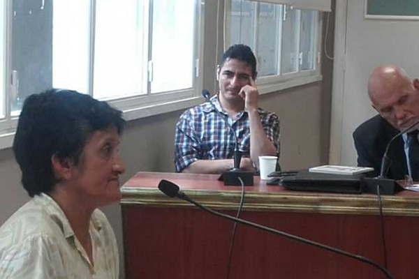 La madre de Pato Gonzaacutelez afirmoacute que Milanesa Paacuteez la teniacutea amenazada