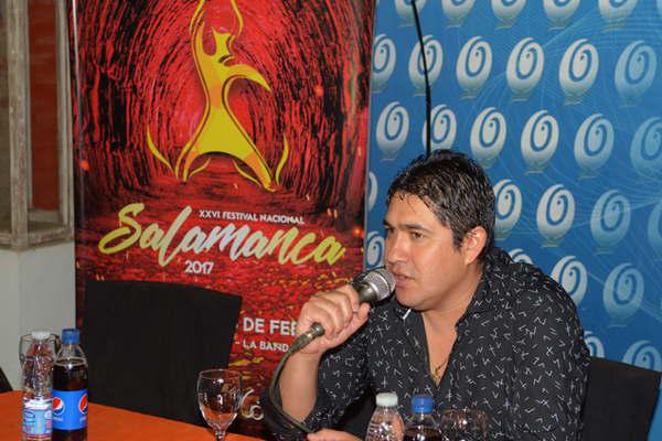 Soy hijo de esta tierra y quiero que la gente disfrute de mi muacutesica