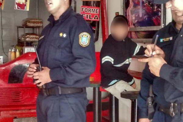 Fue rescatado tras varios minutos encerrado