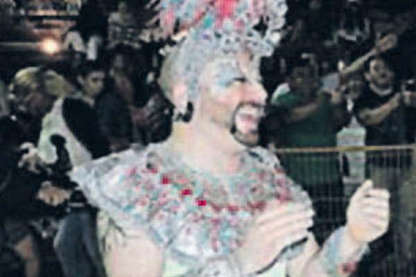 Ottavis defendioacute su presencia en el carnaval  de Corrientes- Verguumlenza me da Joseacute Loacutepez 