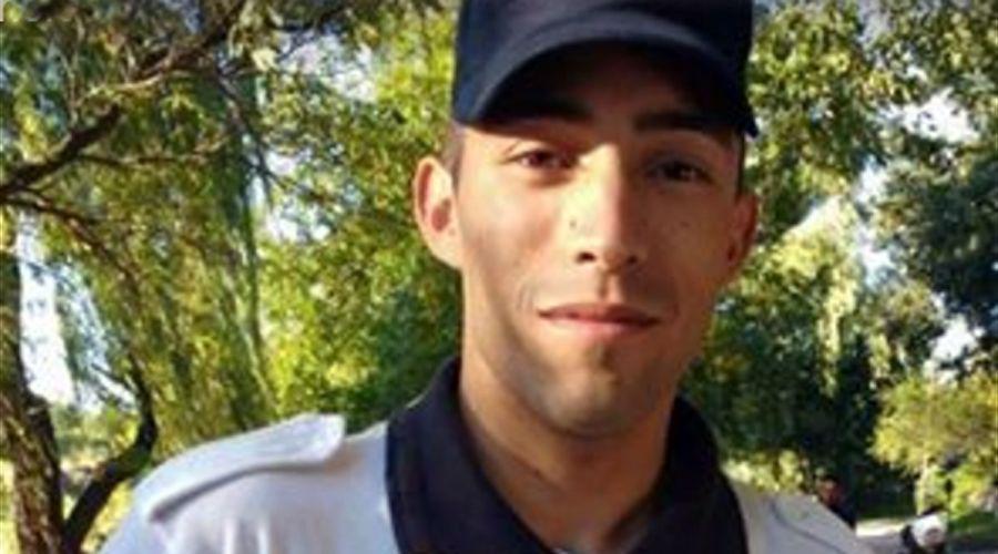 Se olvidaron las ventanillas del auto abiertas y un policiacutea lo cuidoacute cuatro horas