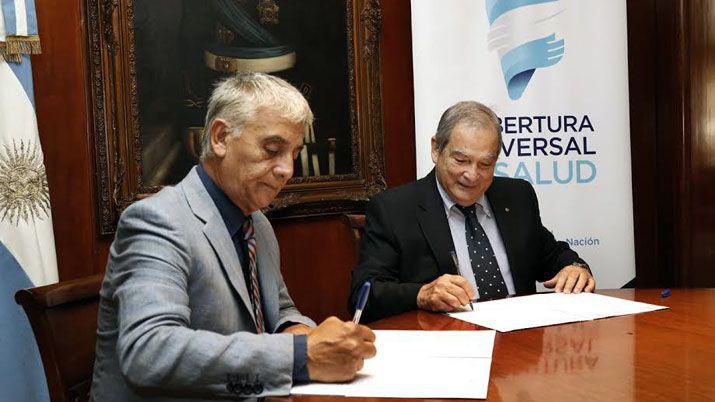 Santiago suscribió a la Cobertura Universal de Salud