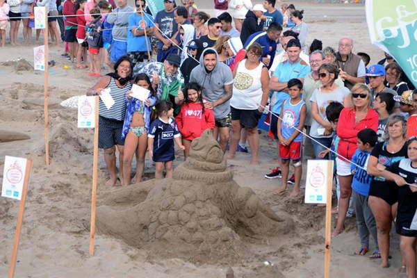 Hubo concurso de castillos de arena en Santa Teresita
