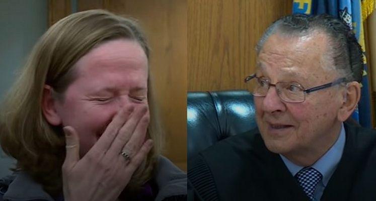 La ridiacutecula infraccioacuten de traacutensito que hizo reiacuter a un juez