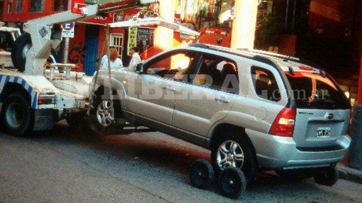 Amenazoacute a un agente de traacutensito y le secuestraron el vehiacuteculo