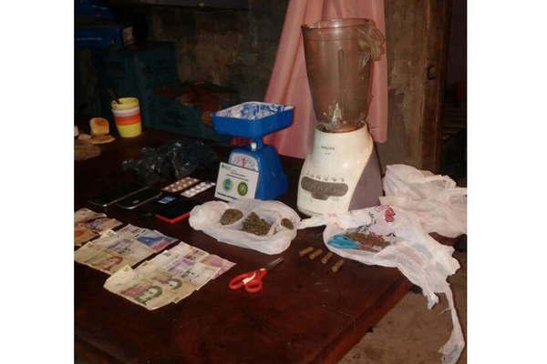 Policiacutea Federal secuestroacute 2 kilos de marihuana en Las Termas