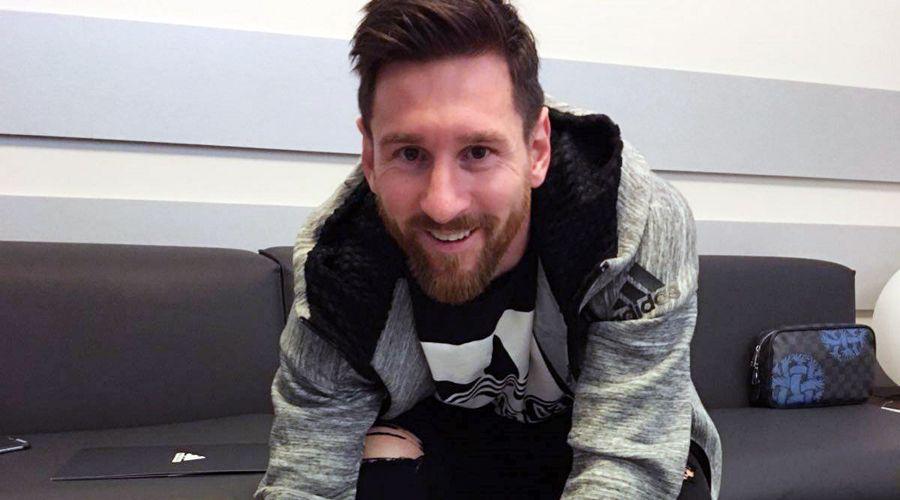 Messi firmoacute un contrato vitalicio con Adidas