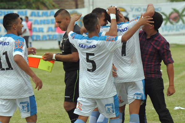 Central Argentino festejoacute en Quimiliacute y sigue de racha