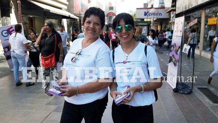 Distintas organizaciones hicieron campantildea el Diacutea de San Valentiacuten
