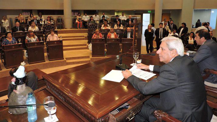 Diputados reeligieron autoridades legislativas