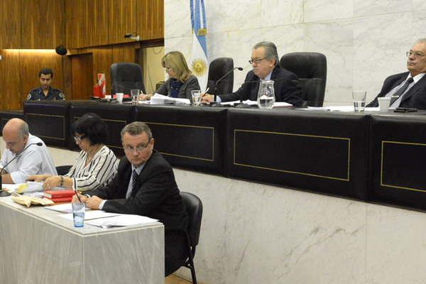 Condenan a contador de la Afip de Santiago a dos antildeos de prisioacuten en suspenso